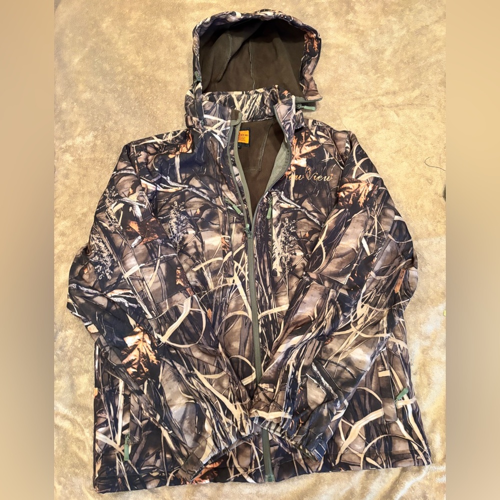 New View Quiet & Water Resistant Camo Hunting Jacket Size L